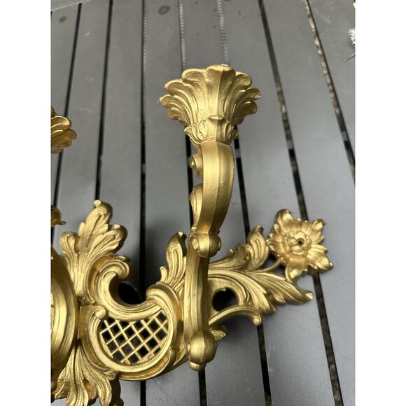 VINTAGE SYROCO 1966 WALL SCONCE HOLDS 3 TAPER CANDLES GOLD HOLLYWOOD REGENCY - Picture 4 of 6